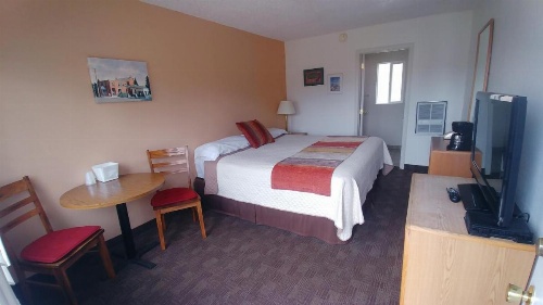 Blue Pine Motel image 6